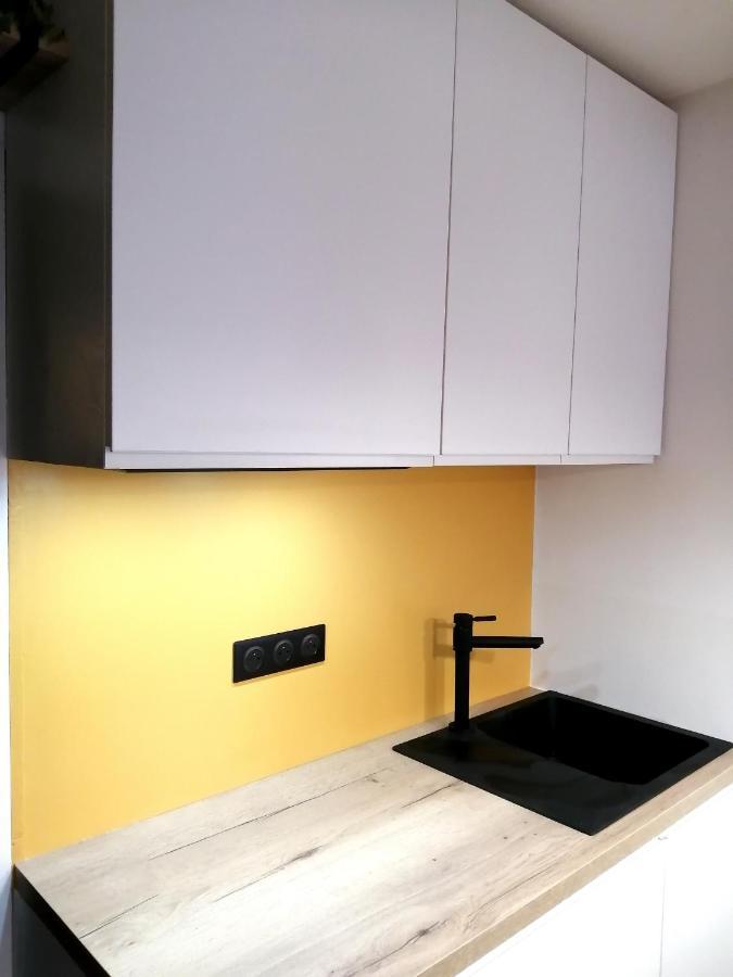 Le Petit Studio - 15 M2 - Centre Ville - Sorgue A 50 M ลีล-ซูร์-ลา-ซอร์ก ภายนอก รูปภาพ